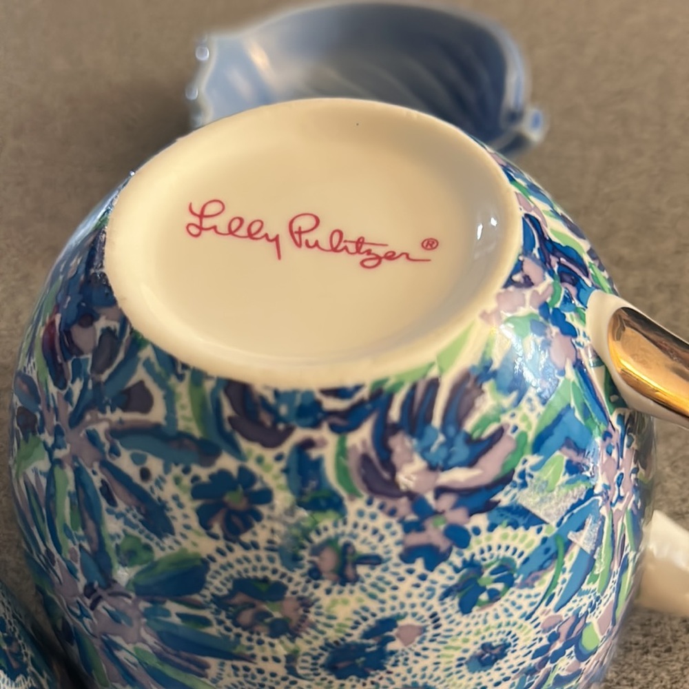 Lilly Pulitzer ceramic mugs. Set of two.  12oz size - Picture 14 of 15
